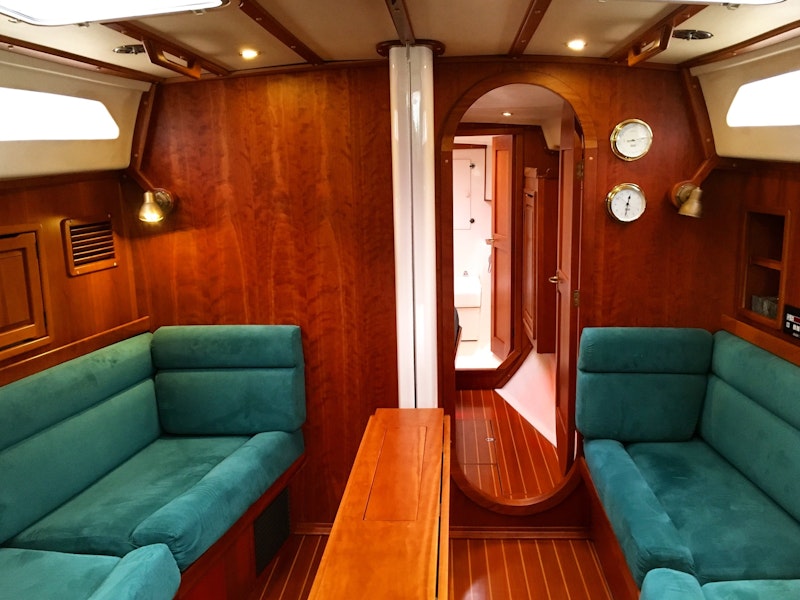 Salon/living room/dining room/beds while we&#39;re on a passage at sea/all purpose area